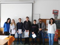 Na zdjęciu uczniowie olsztyńskich szkół ponadgimnazjalnych- zdobywcy 1,2 i 3 miejsca w konkursie języka angielskiego wraz z nauczycielami i dyrektorem ZSO1
