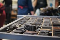 Warsztaty w Pracowni Starych Technik Drukarskich – prowadzenie Marius Kuklik ekspert w zakresie tradycyjnego drukarstwa, Offene Ateliers z Bielefeld