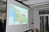 Prezentacja mapy Gruzji podczas spotkania 