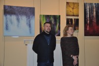 Iwona Boliska-Walendzik i autor Piotr Kozowski otwieraj wystaw.