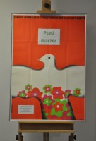 Antyrama promujca wystaw „Ptasi marzec” - zawiera plakat Kongresu Regionalnych Towarzystw Kultury 2-3 VI 1977 r.